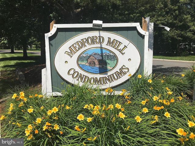 2 EAVES MILL RD, Medford, NJ 08055