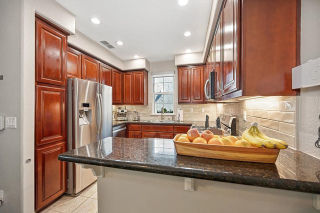 17 Kings Beach Pl, Sacramento, CA 95835