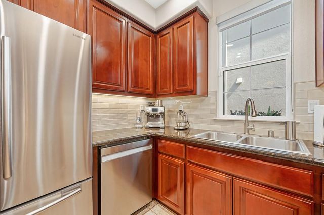 17 Kings Beach Pl, Sacramento, CA 95835