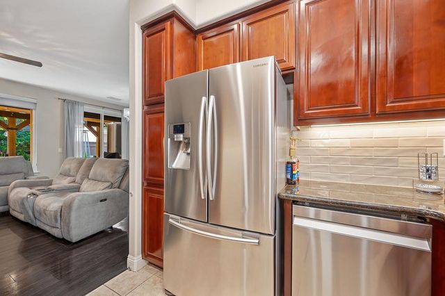 17 Kings Beach Pl, Sacramento, CA 95835