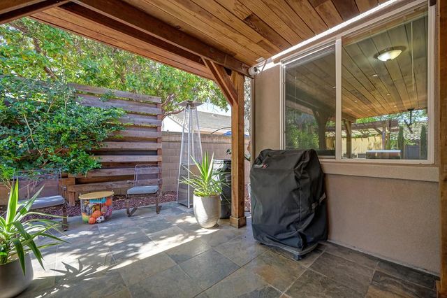 17 Kings Beach Pl, Sacramento, CA 95835