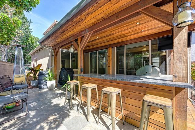 17 Kings Beach Pl, Sacramento, CA 95835