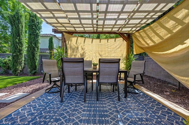 17 Kings Beach Pl, Sacramento, CA 95835