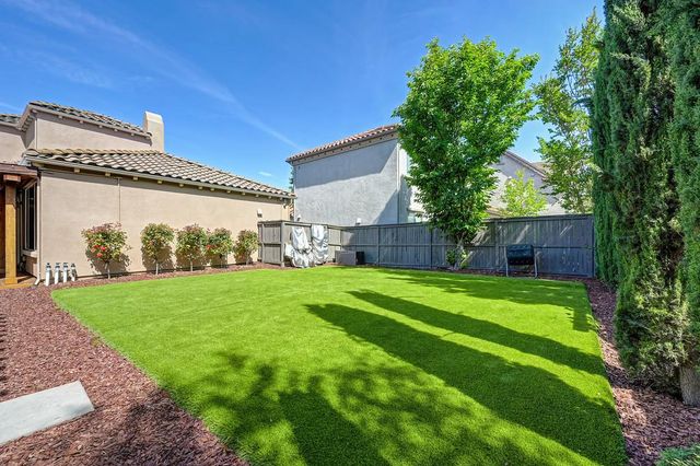 17 Kings Beach Pl, Sacramento, CA 95835