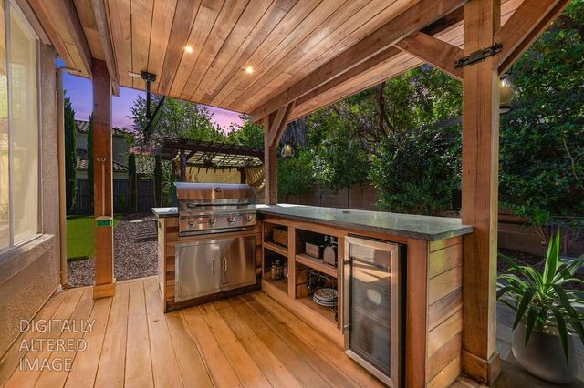 17 Kings Beach Pl, Sacramento, CA 95835