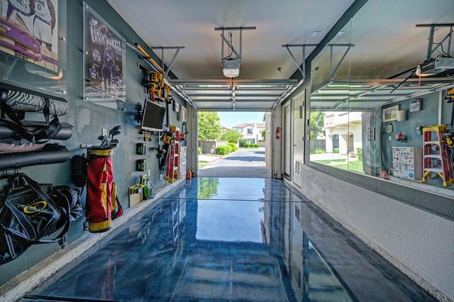 17 Kings Beach Pl, Sacramento, CA 95835