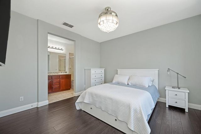 17 Kings Beach Pl, Sacramento, CA 95835