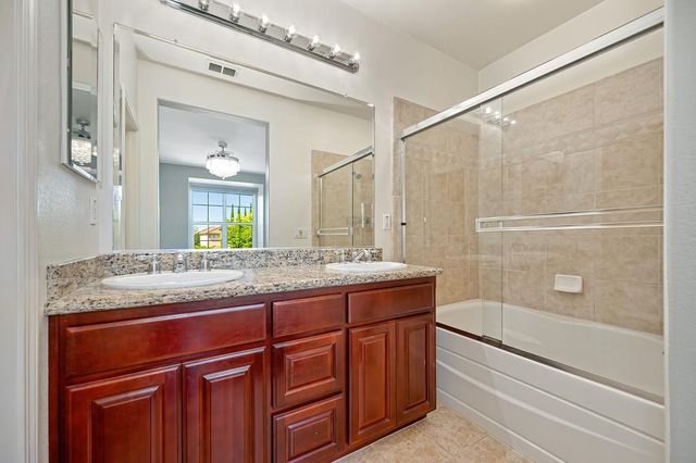 17 Kings Beach Pl, Sacramento, CA 95835