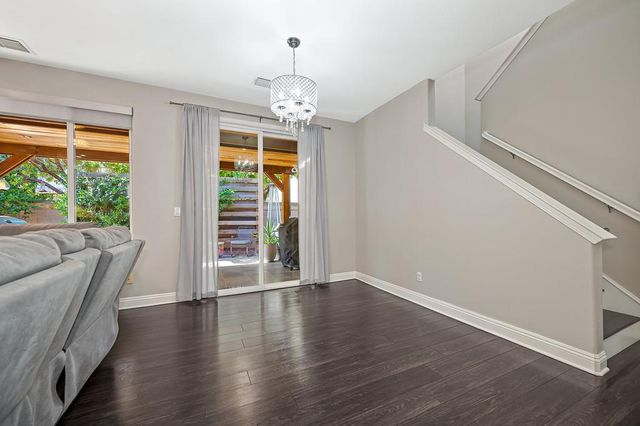 17 Kings Beach Pl, Sacramento, CA 95835