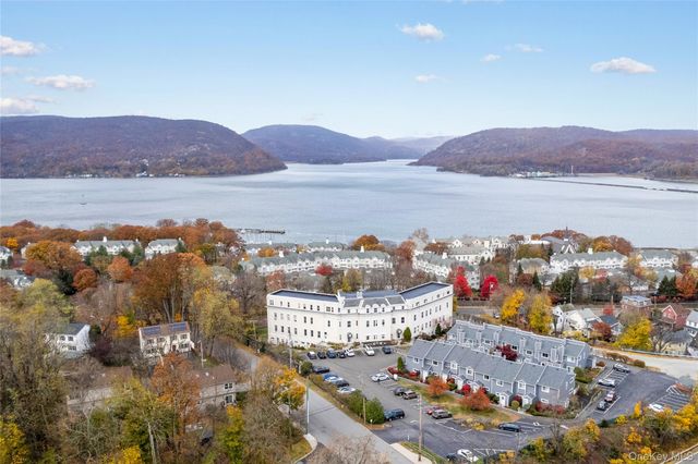 16 Waterview Estate, Peekskill, NY 10566