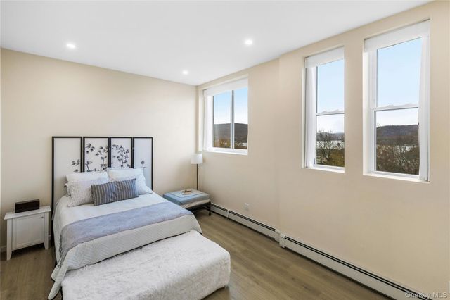 16 Waterview Estate, Peekskill, NY 10566