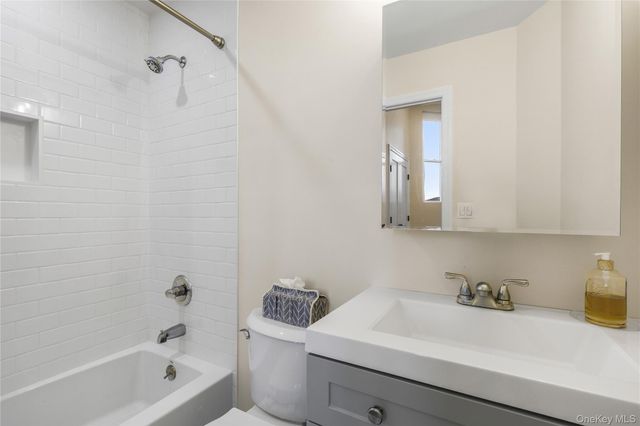 16 Waterview Estate, Peekskill, NY 10566