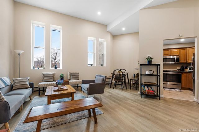 16 Waterview Estate, Peekskill, NY 10566