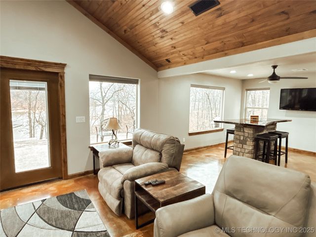 117051 S 4238 Road, Eufaula, OK 74432