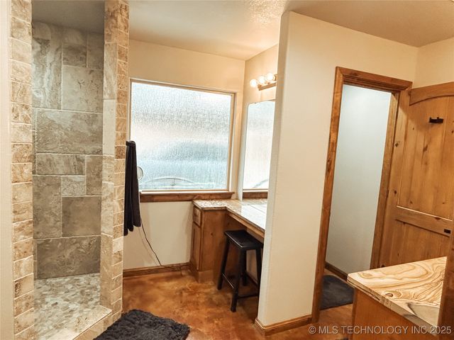 117051 S 4238 Road, Eufaula, OK 74432