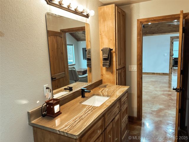 117051 S 4238 Road, Eufaula, OK 74432