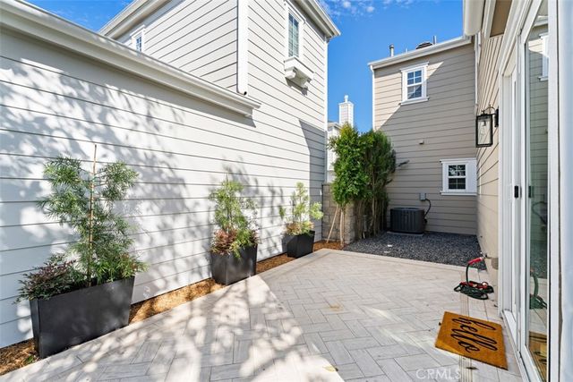 2309 Half Moon, Costa Mesa, CA 92627