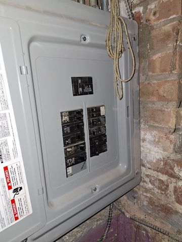 4821 W Concord Place, Chicago, IL 60639