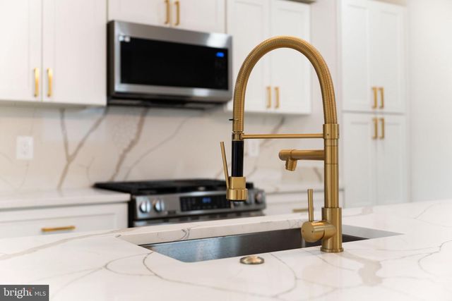 113 CLIFFORD AVE, Alexandria, VA 22305