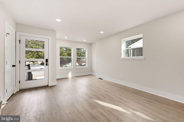 113 CLIFFORD AVE, Alexandria, VA 22305