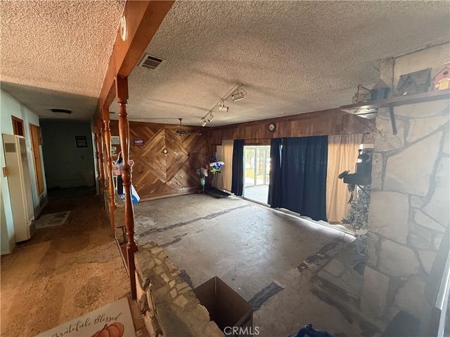 12021 Indiana, Riverside, CA 92503