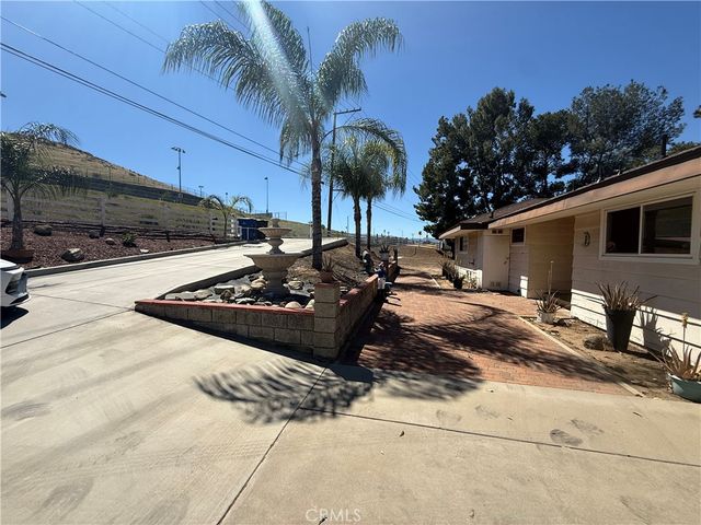 12021 Indiana, Riverside, CA 92503