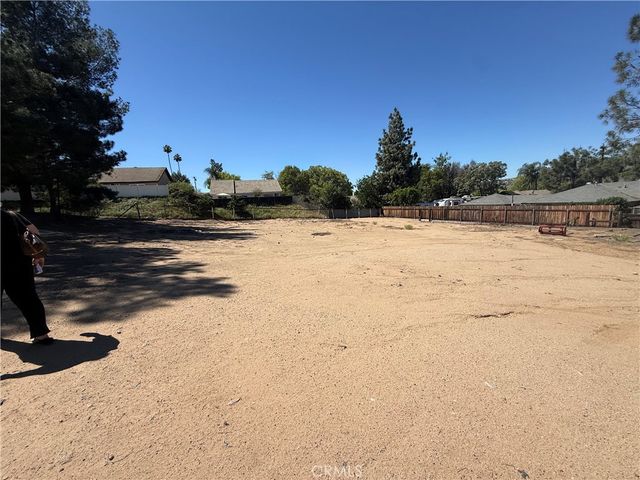 12021 Indiana, Riverside, CA 92503