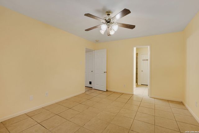 13103 STONEY CREEK DR, Universal City, TX 78148