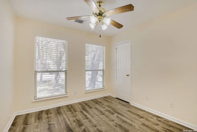 13103 STONEY CREEK DR, Universal City, TX 78148