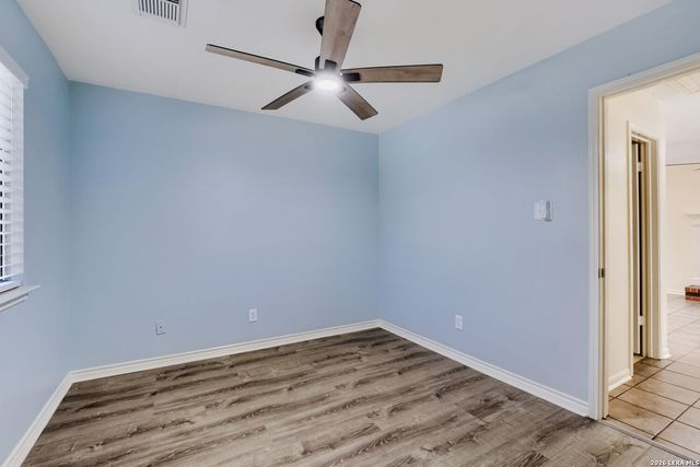 13103 STONEY CREEK DR, Universal City, TX 78148