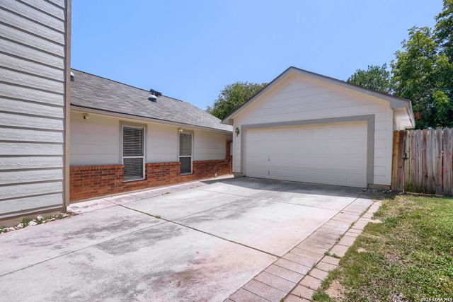 13103 STONEY CREEK DR, Universal City, TX 78148
