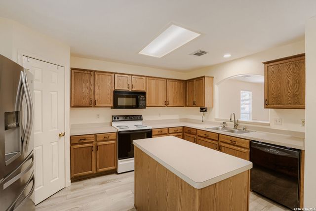 13103 STONEY CREEK DR, Universal City, TX 78148