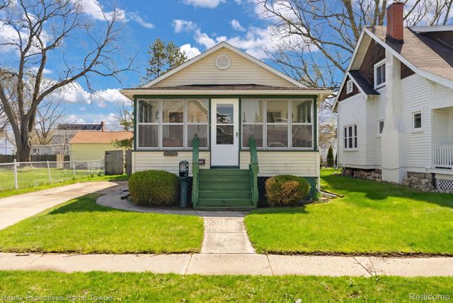 1830 Gillett Street, Port Huron, MI 48060