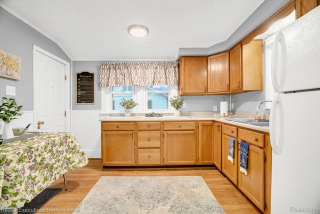 1830 Gillett Street, Port Huron, MI 48060
