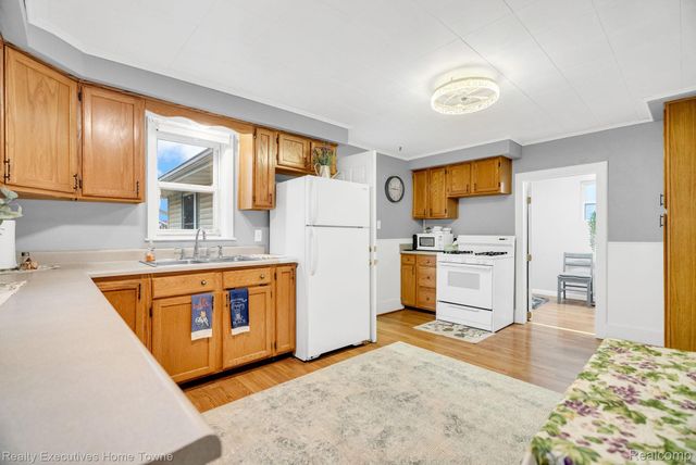 1830 Gillett Street, Port Huron, MI 48060
