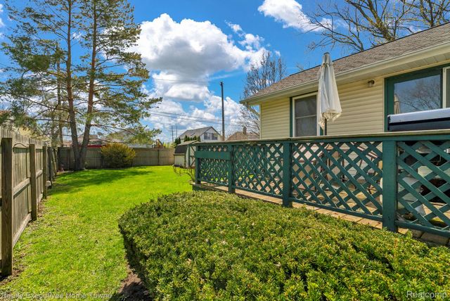 1830 Gillett Street, Port Huron, MI 48060