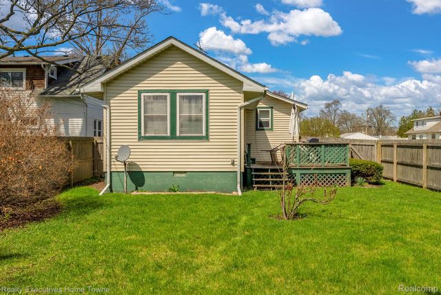 1830 Gillett Street, Port Huron, MI 48060