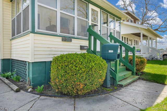1830 Gillett Street, Port Huron, MI 48060