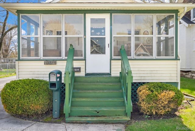1830 Gillett Street, Port Huron, MI 48060
