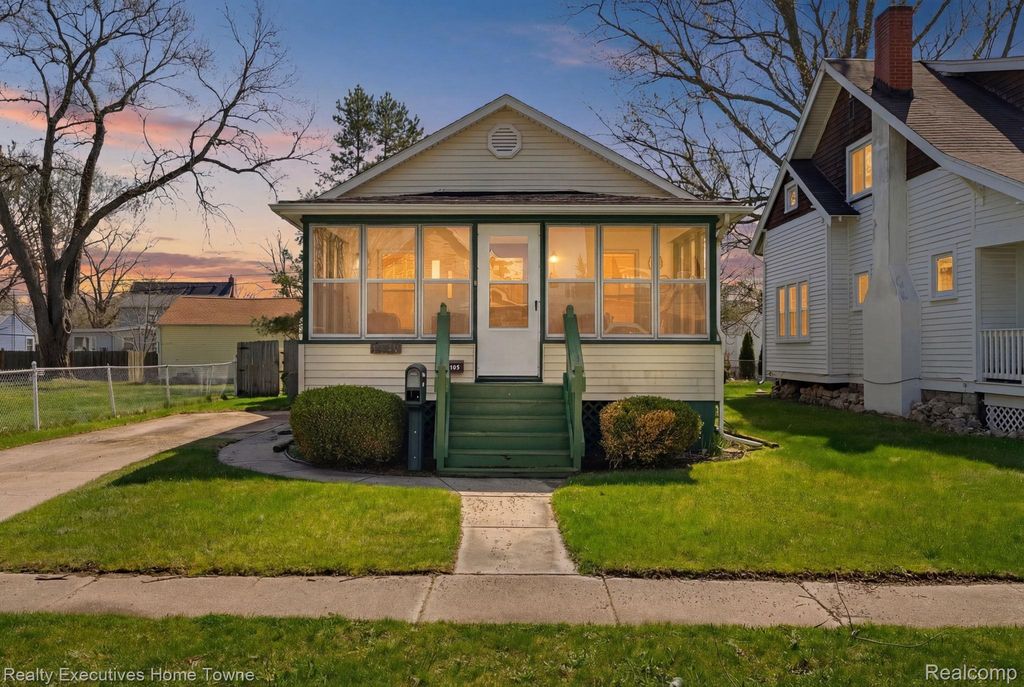 1830 Gillett Street, Port Huron, MI 48060