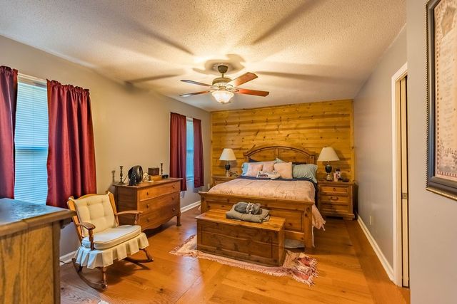 139 S Sunset Cir, Hopkinsville, KY 42240