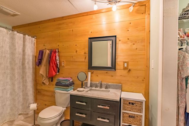 139 S Sunset Cir, Hopkinsville, KY 42240