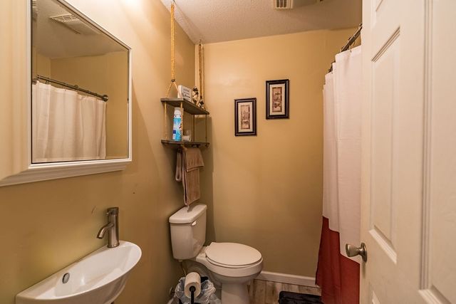 139 S Sunset Cir, Hopkinsville, KY 42240