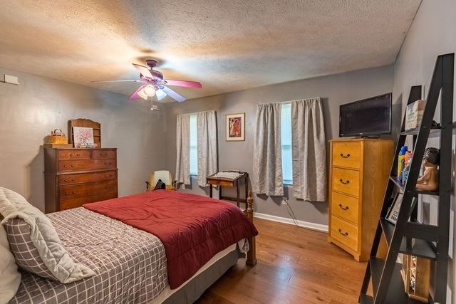 139 S Sunset Cir, Hopkinsville, KY 42240