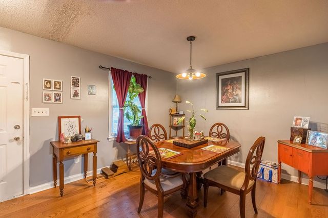 139 S Sunset Cir, Hopkinsville, KY 42240