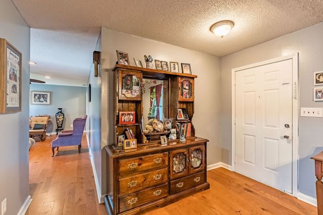 139 S Sunset Cir, Hopkinsville, KY 42240