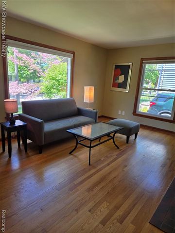 244 Wallinwood Avenue, Grand Rapids, MI 49503