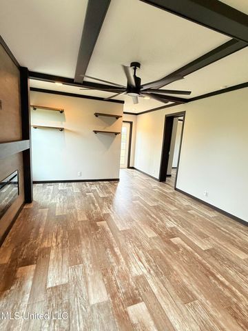 100 Storm Cove, Grenada, MS 38901