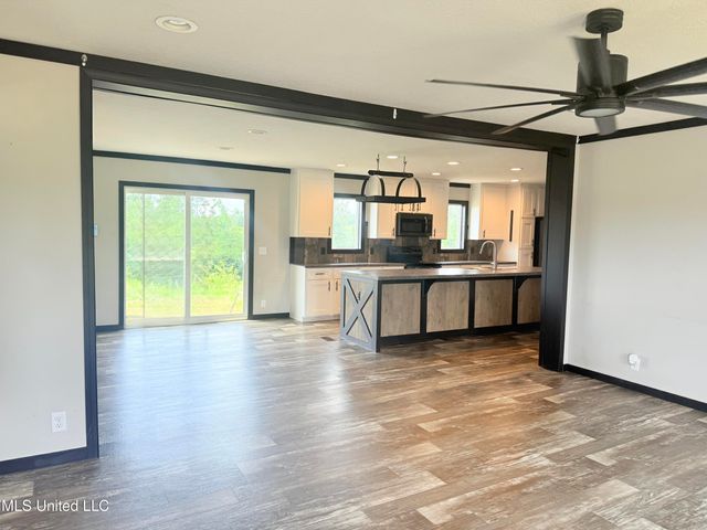 100 Storm Cove, Grenada, MS 38901