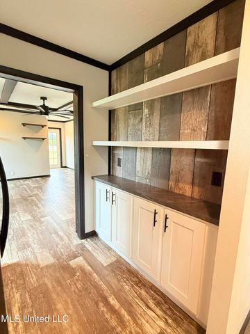 100 Storm Cove, Grenada, MS 38901